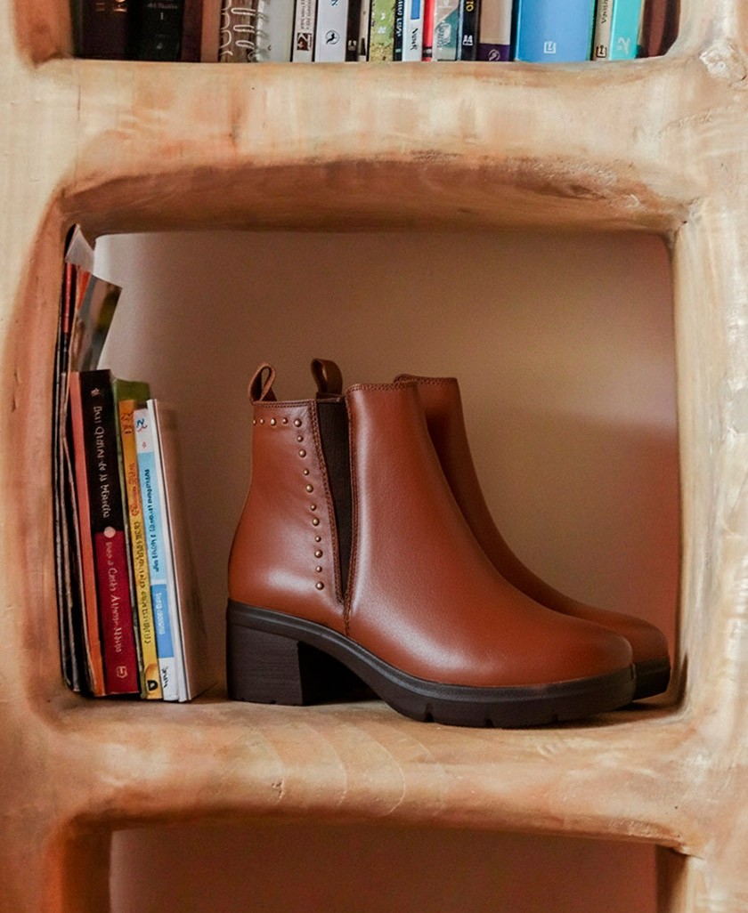 Botines con tachuelas Happy Monk Madrid 006