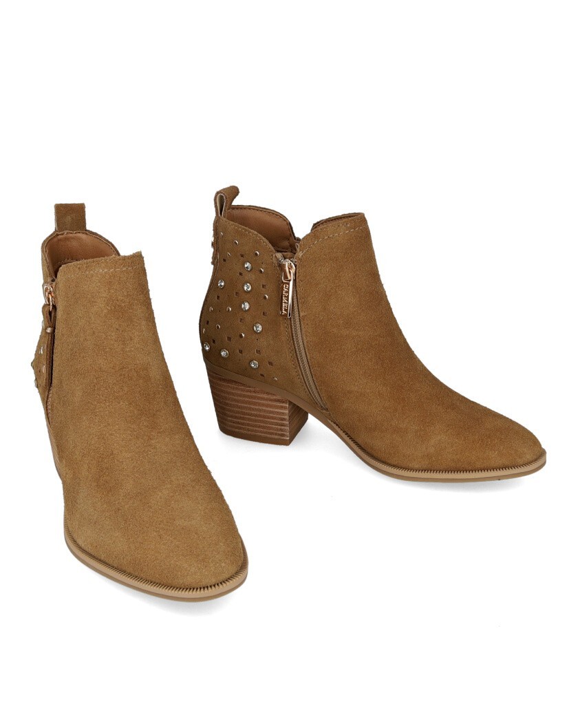 Botines con tachuelas Carmela 163151