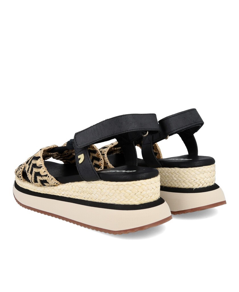 Gioseppo Ugunja embroidered sandal 78618-P