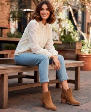 Botines con tachuelas Carmela 163151