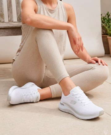 White Skechers Arch Fit 2.0 trainers 150067