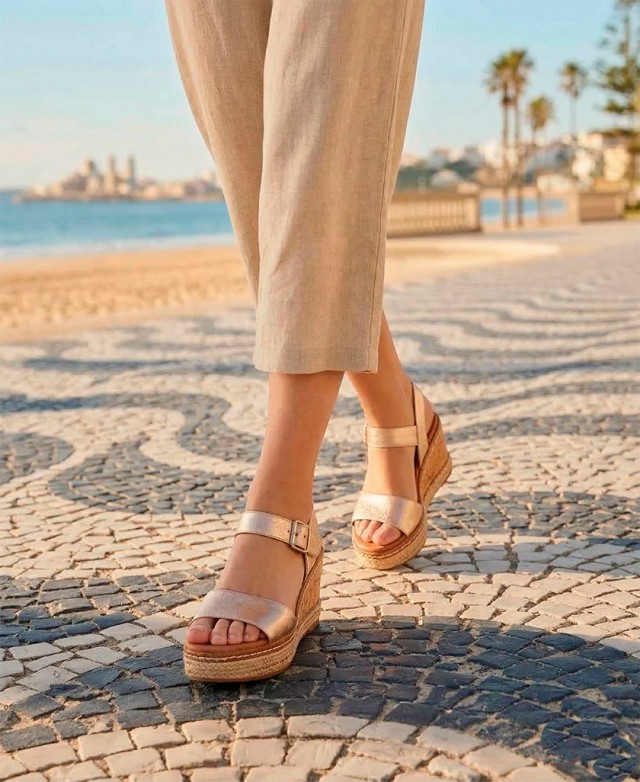 Dorking Nido D9450 metallic heeled sandal