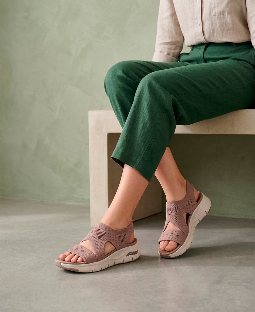 Sandalia Skechers Arch Fit-Brightest Day 119458