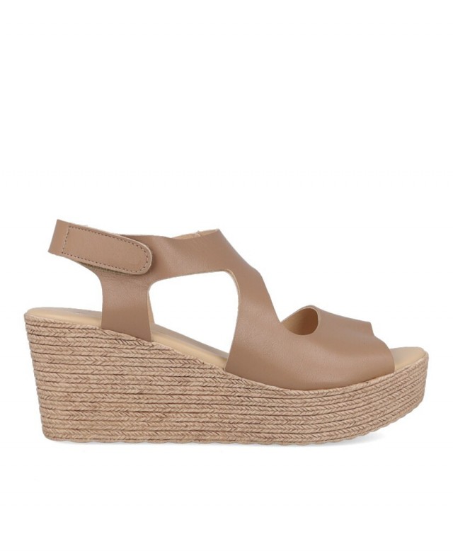 Kissia 450-V platform sandals