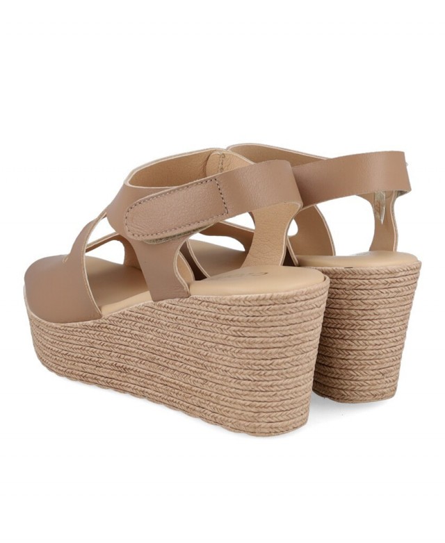 Kissia 450-V platform sandals