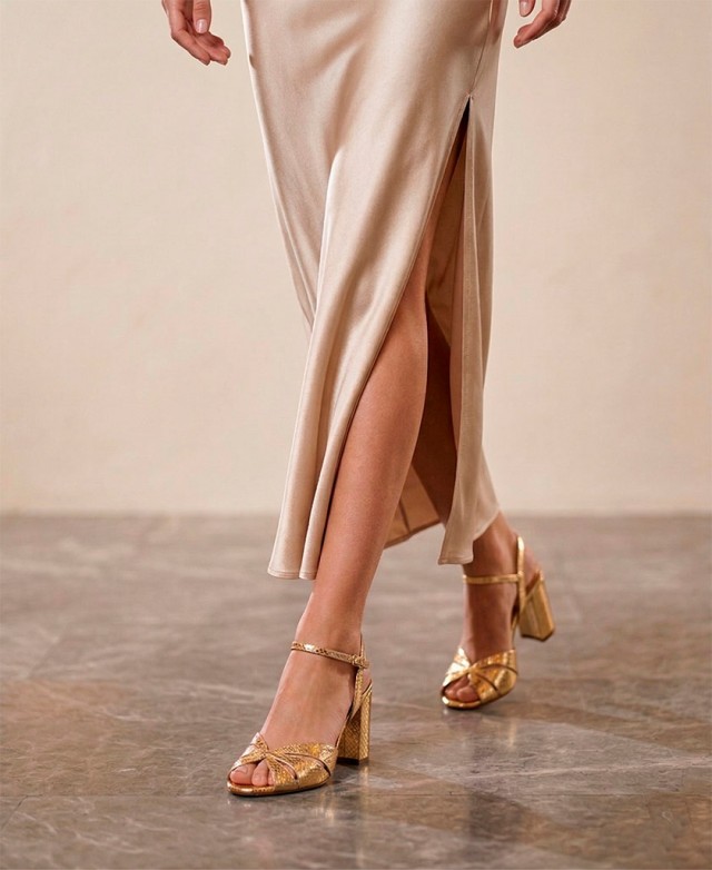 Sandalias de tacón doradas Marian 53404