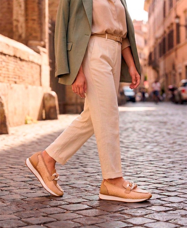 Beige flat loafers Happy Monk Vanity-011