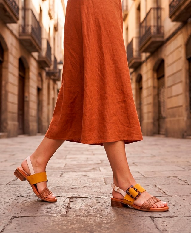 Sandalias con hebilla Mustang 55929