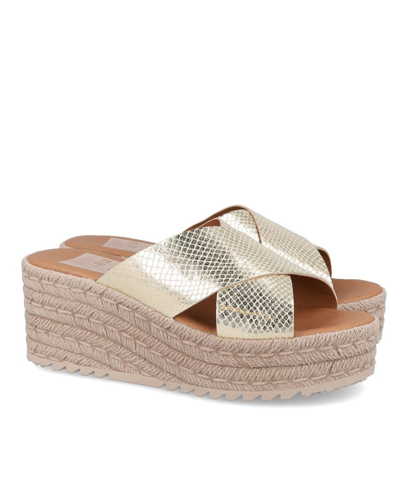 Tambi Good 700 open-back clogs