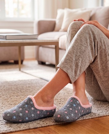 Zapatillas de casa con estampado flores Garzón 12000.371