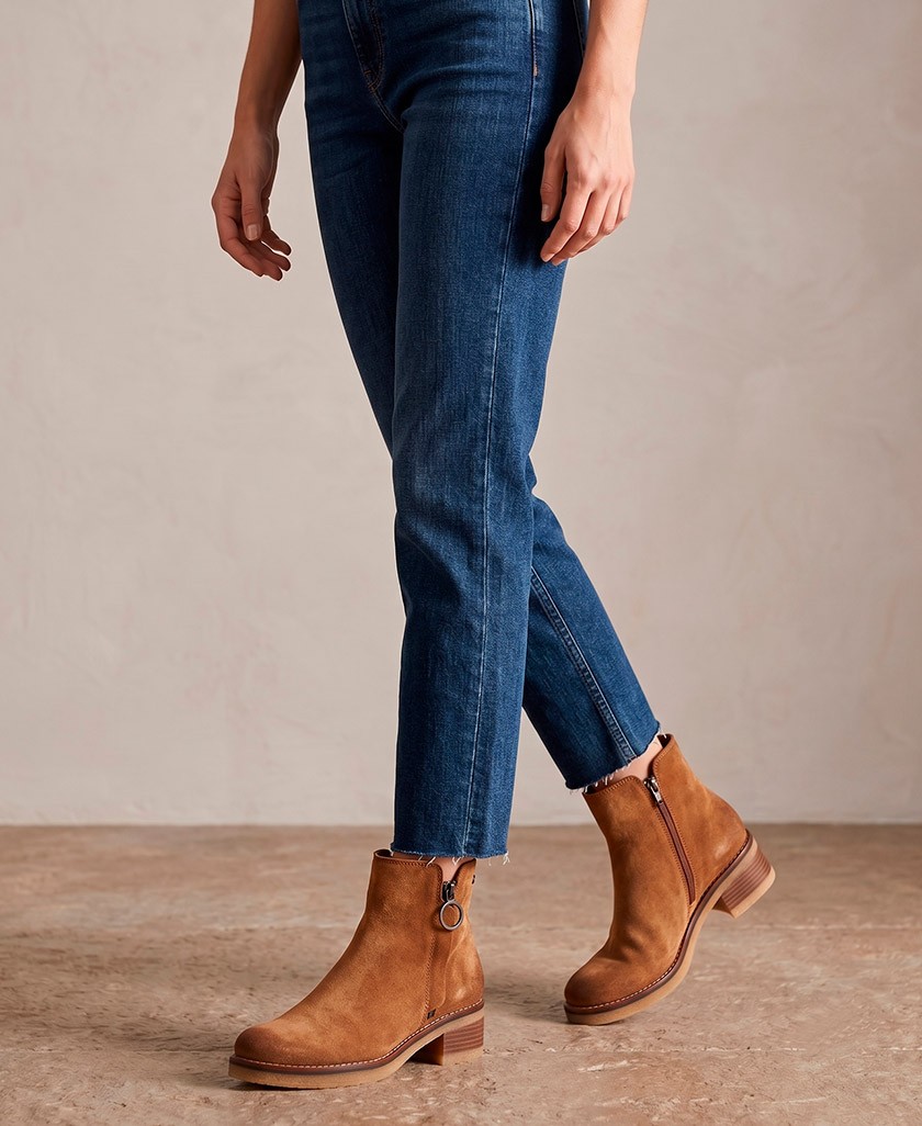 Porronet 4831 Low-Heel Split-Leather Ankle Boots