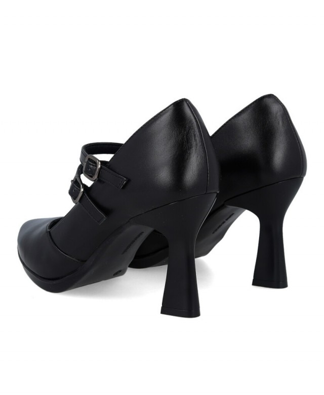 Zapato negro con hebillas Desireé Saga 9