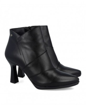 Botines negros de piel Desireé Saga 6