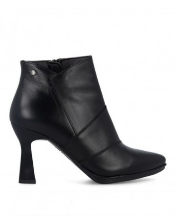 Botines negros de piel Desireé Saga 6