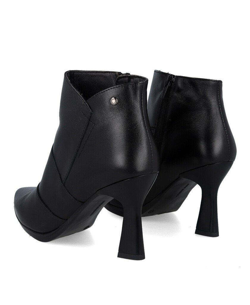 Botines negros de piel Desireé Saga 6