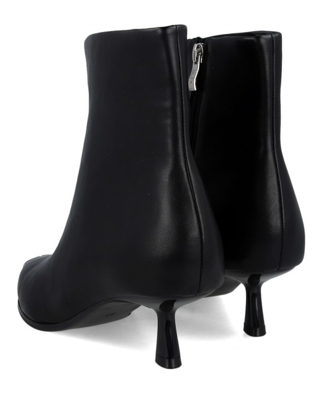 Botines con tachas Gioseppo Kitten 80822