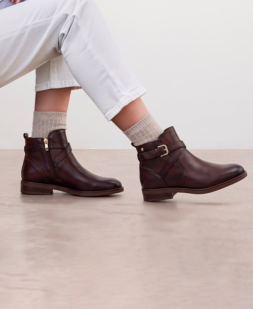 Pikolinos Puertollano W3C-8869 leather ankle boots