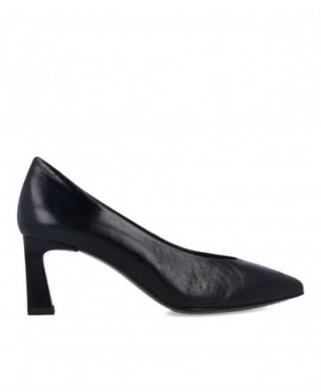 Desireé Viky3 black court shoes