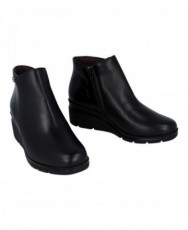 Botines negros con cuña Pitillos 11536