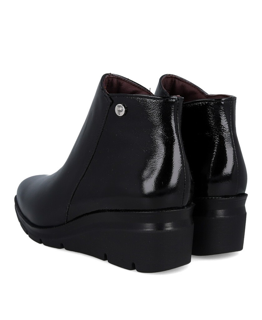 Botines negros con cuña Pitillos 11536
