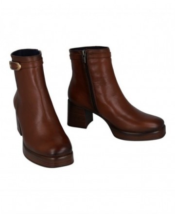 Dorking D9733 women’s ankle boots with a wide heel