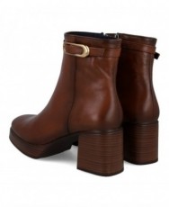 Dorking D9733 women’s ankle boots with a wide heel