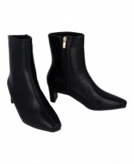 BB UP 2714 black ankle boots with a square toe
