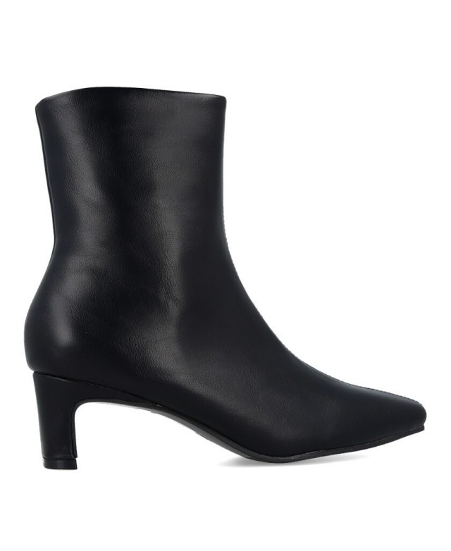 Botines negros con puntera cuadrada BB UP 2714