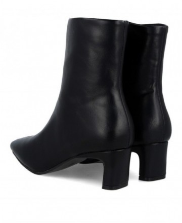 Botines negros con puntera cuadrada BB UP 2714