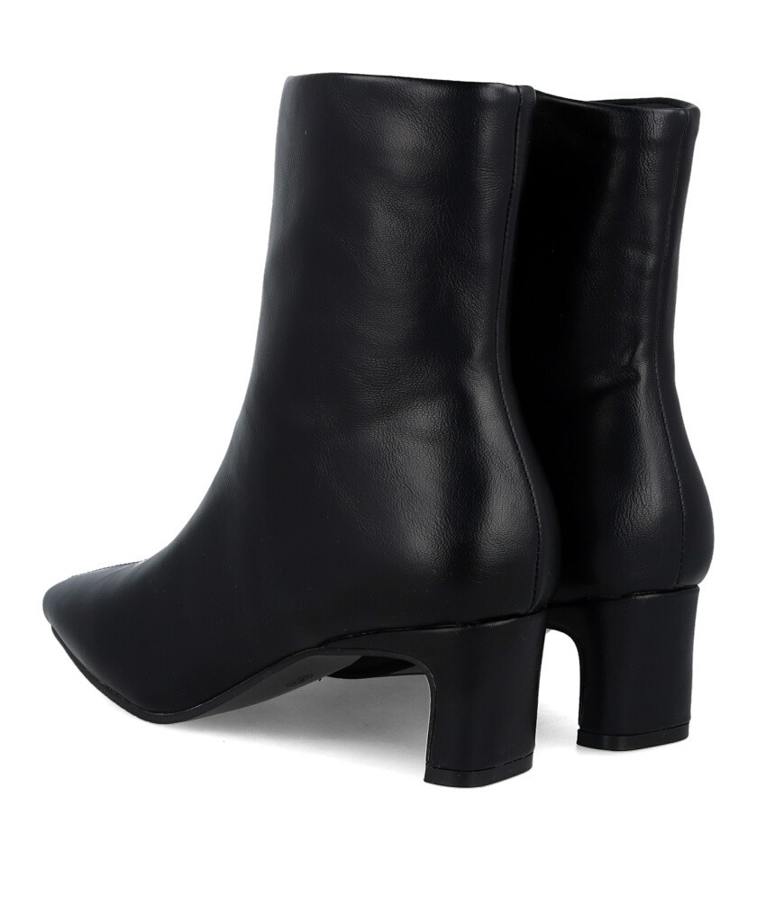 Botines negros con puntera cuadrada BB UP 2714