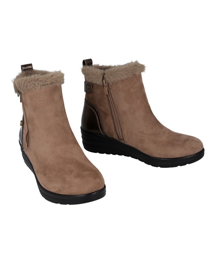 Amarpies 31052 wedge ankle boots with metallic detailing