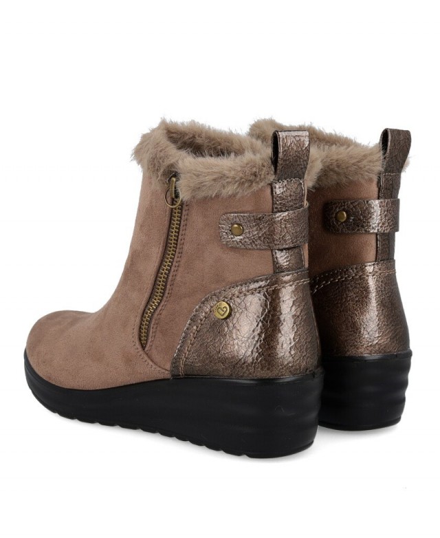 Botines de cuña con detalle metalizado Amarpies 31052