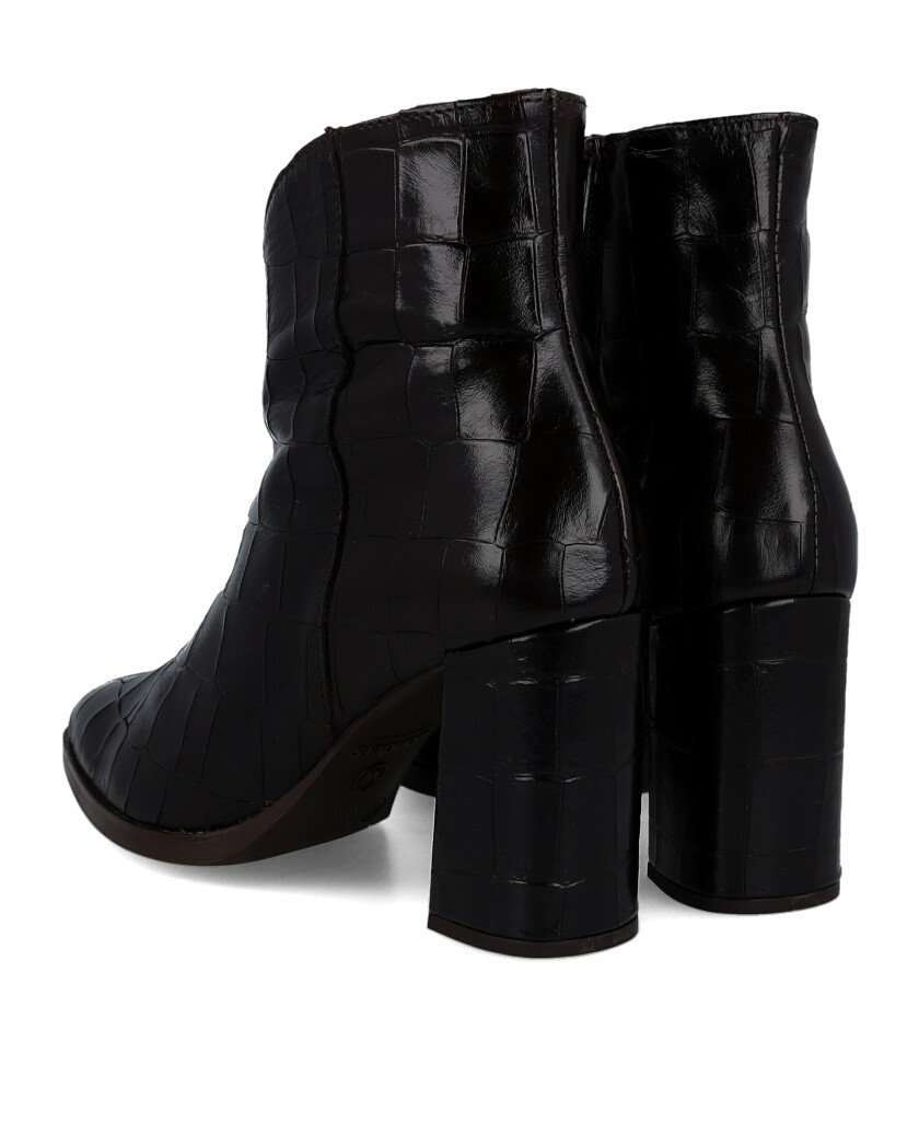 Wonders Aurora M-5444 embossed leather ankle boots