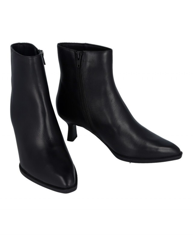 Unisa Lomas leather ankle boots with a block heel