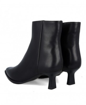 Unisa Lomas leather ankle boots with a block heel