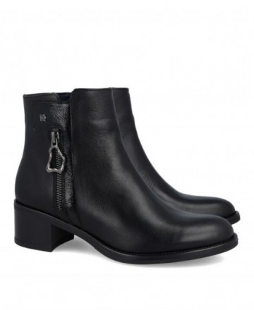 Dorking Chiara D9434 black zip-up ankle boots
