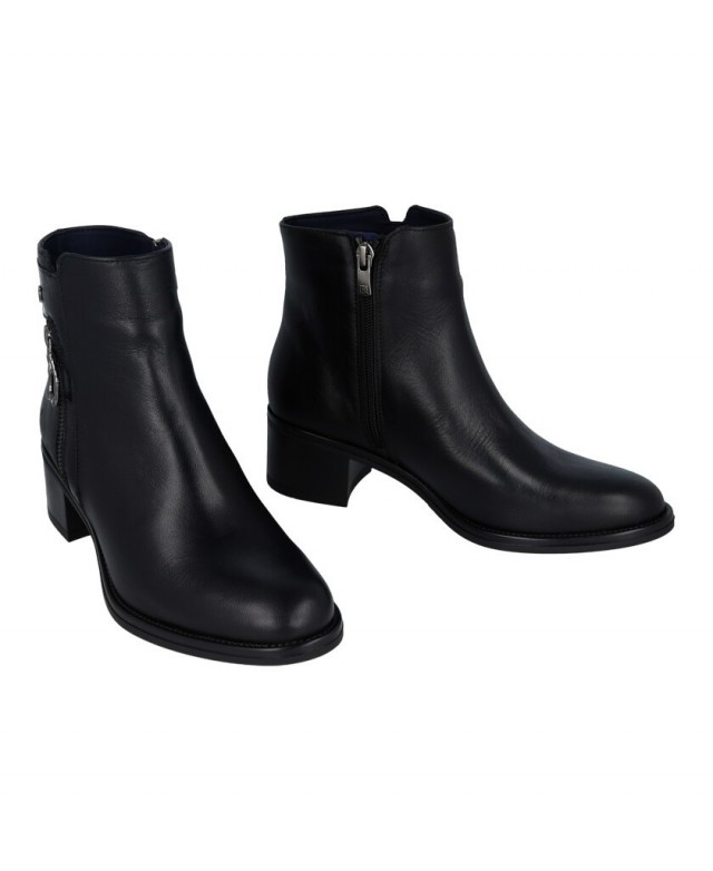 Botines negros con cremallera Dorking Chiara D9434