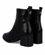 Dorking Tess D9822 black heeled ankle boots