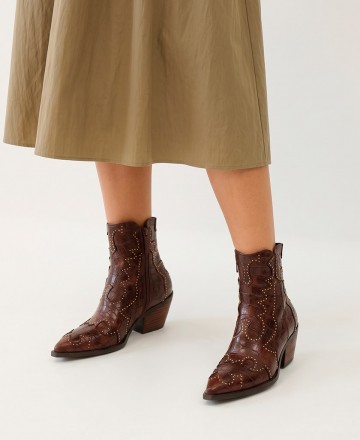Noa Harmon Miranda 9098 studded country-style ankle boots