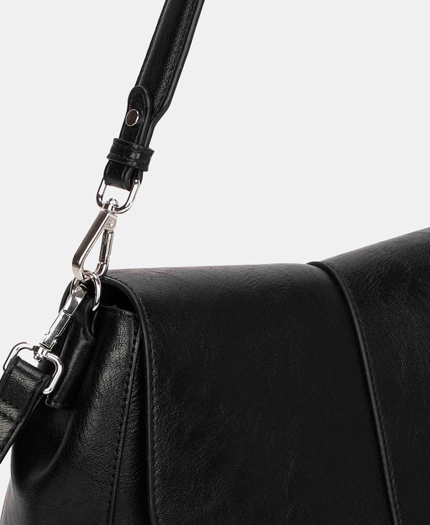 Bolso hombro con solapa Binnari Deva 21282