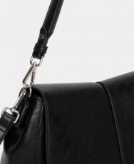 Bolso hombro con solapa Binnari Deva 21282