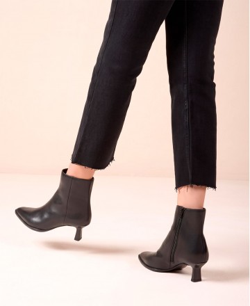 Unisa Lomas leather ankle boots with a block heel