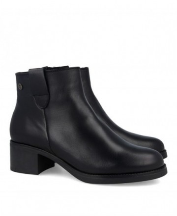 Porronet Olga 4860 low-heeled leather ankle boots