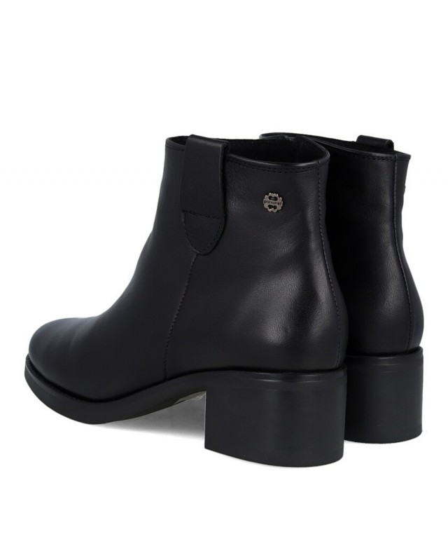 Porronet Olga 4860 low-heeled leather ankle boots