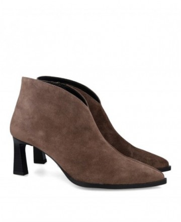 Desireé Kyra 4 taupe-coloured dress ankle boots