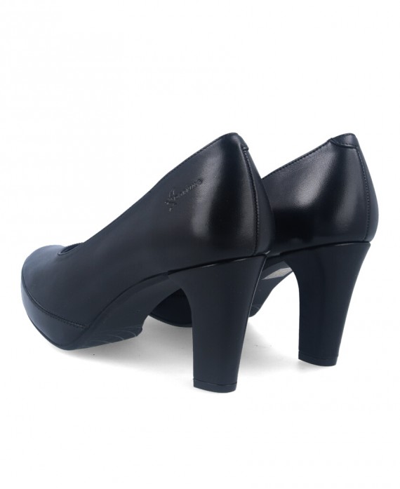 Black court shoes