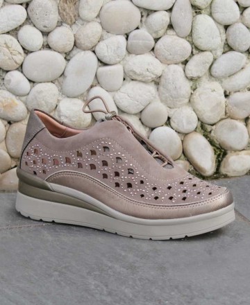 Sneaker taupe troquelada Stonefly 213820 Sneaker taupe troquelada Stonefly 213820