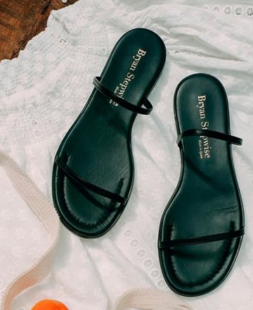 Sandalias planas negras Bryan Milán 1520 Sandalias planas negras Bryan Milán 1520