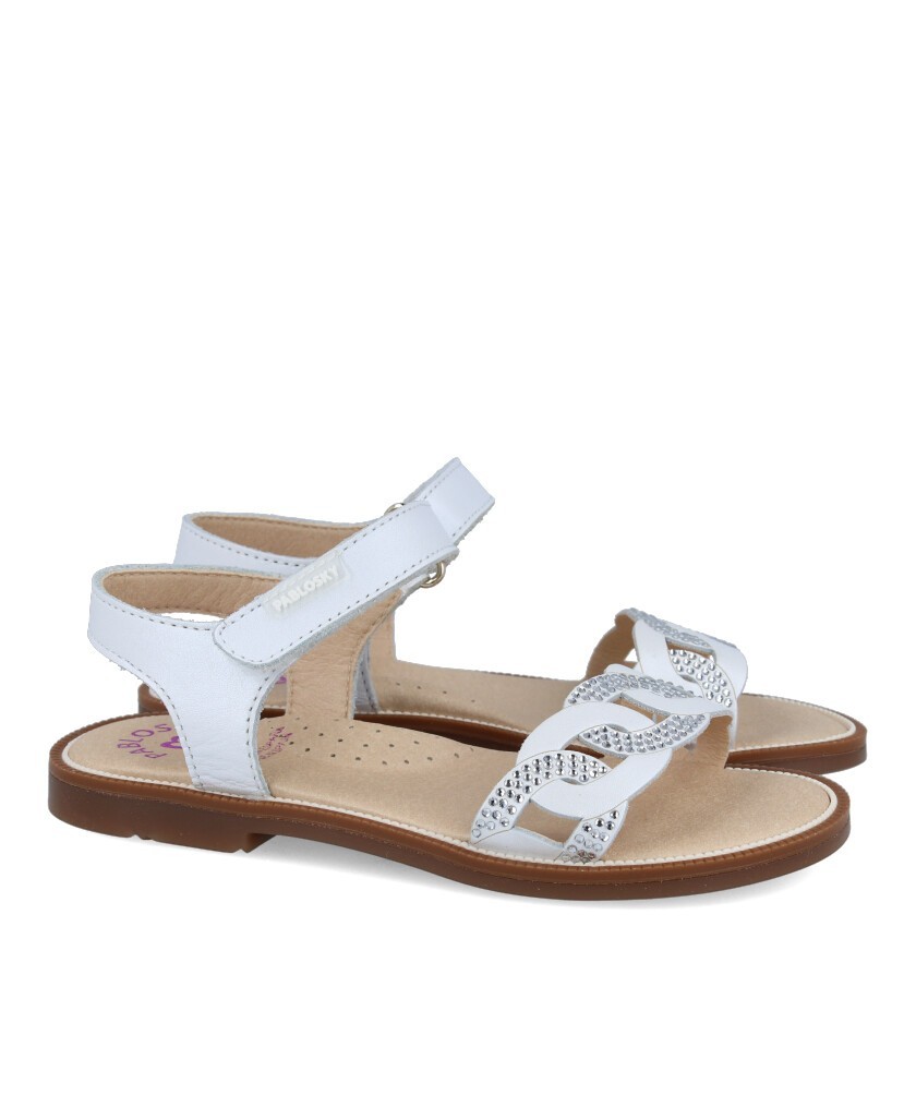 Sandalias Nina en color blanco Caracteristicas con cierre de velcro altura de piso 1 cm zapato de estilo casual suela de goma e