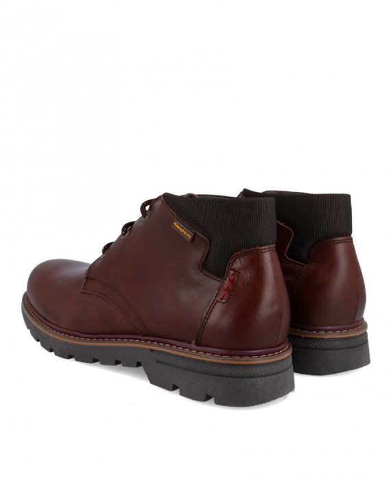 Boots for men in brown Himalaya
